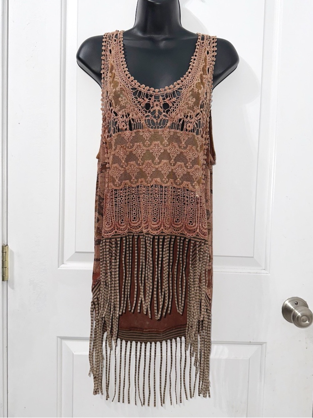 BKE Gimmicks Brown Lace & Fringe Tank Top, size Medium